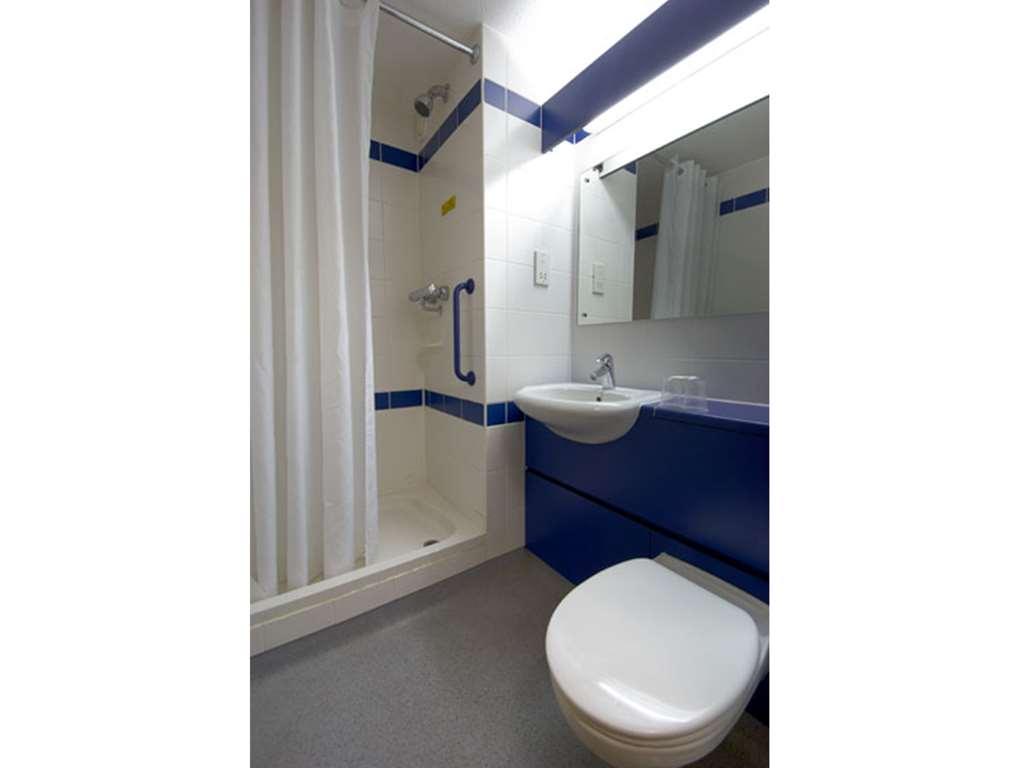 Travelodge Liverpool Docks Oda fotoğraf